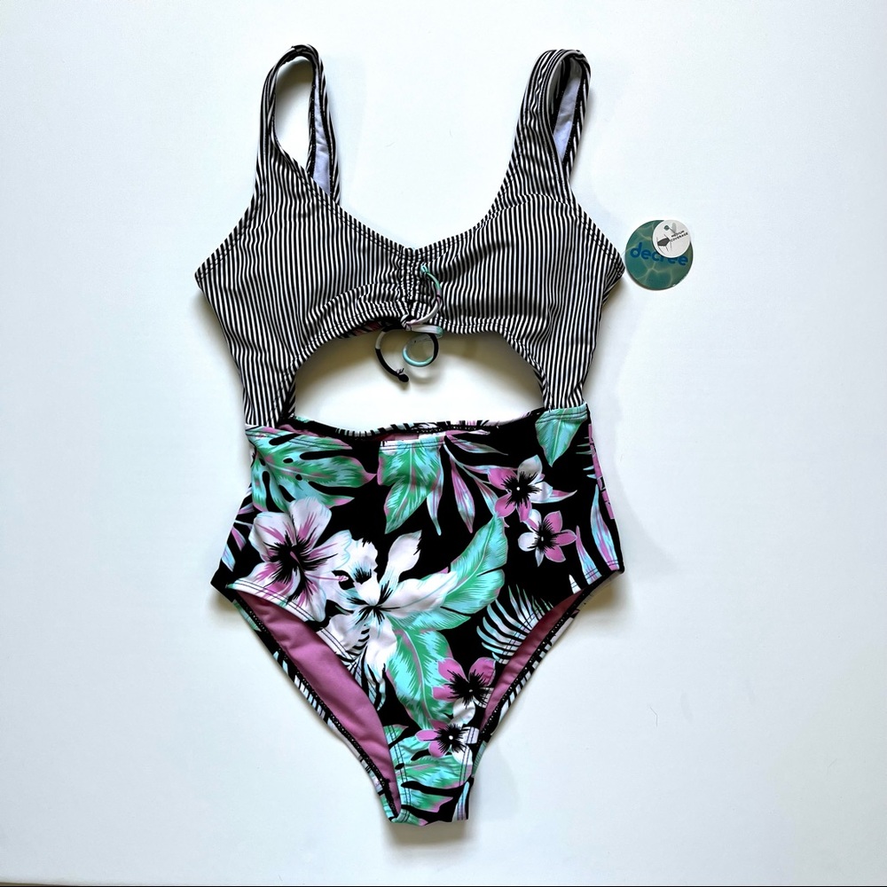 One piece swimming suit